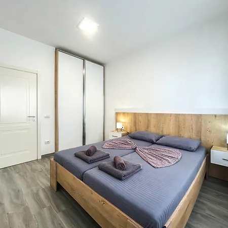 Bonita 645 Apartment Golem (Tirana)